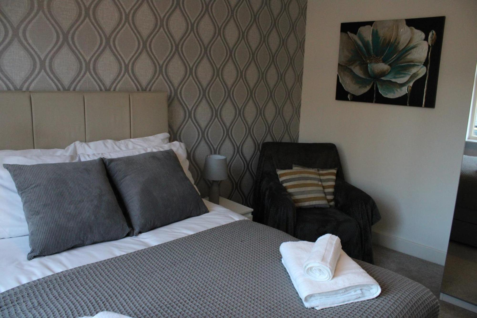 Haven: Spacious Luxury Home Near Xscape Castleford Exterior photo
